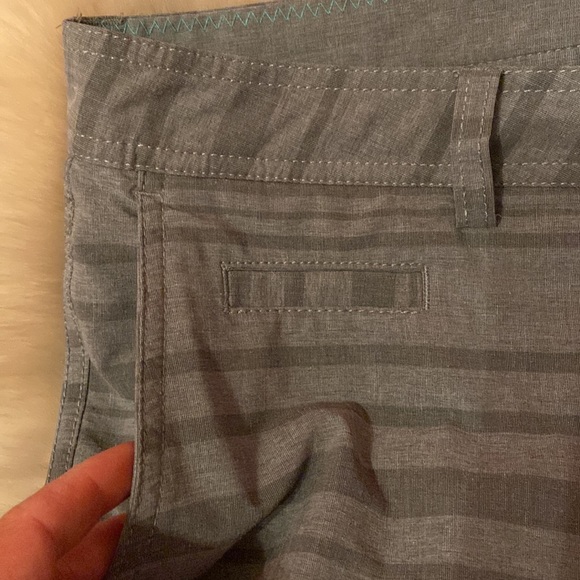 Linksoul Mens sz 34 Boardwalker Hybrid Green Striped Golf Casual Shorts - Picture 5 of 13